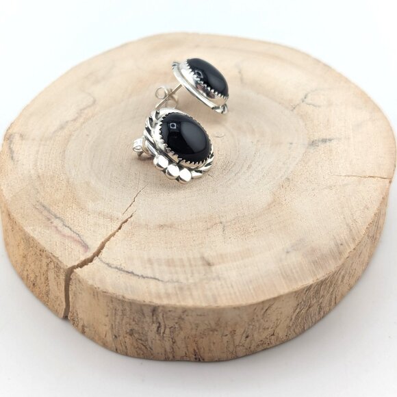Handmade Navajo Round Onyx Black Stud Sterling Silver Earrings  Jewelry ** - Picture 5 of 10
